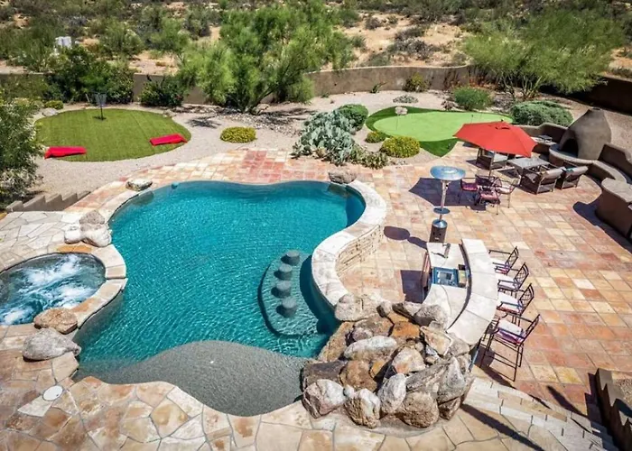Desert Calm - North Four Bedroom Pool And Holiday home