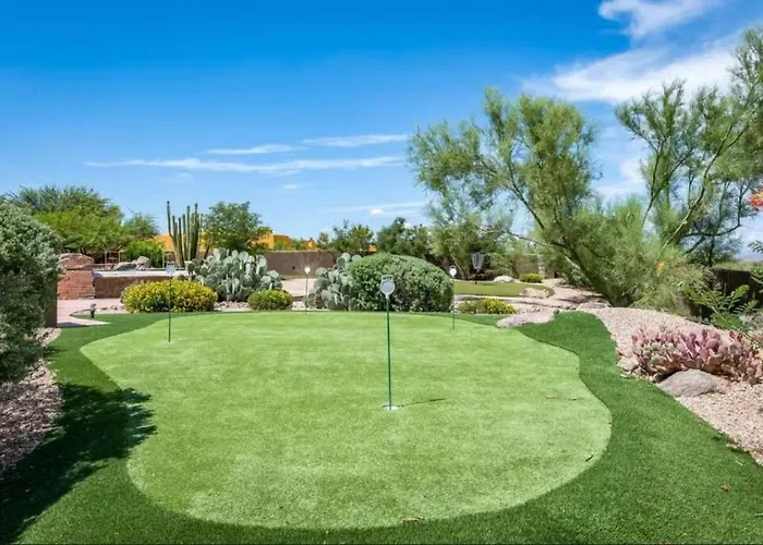 Desert Calm - North Four Bedroom Pool And Holiday home