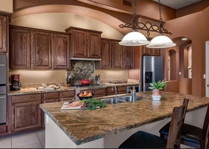 Desert Calm - North Four Bedroom Pool And Holiday home Scottsdale